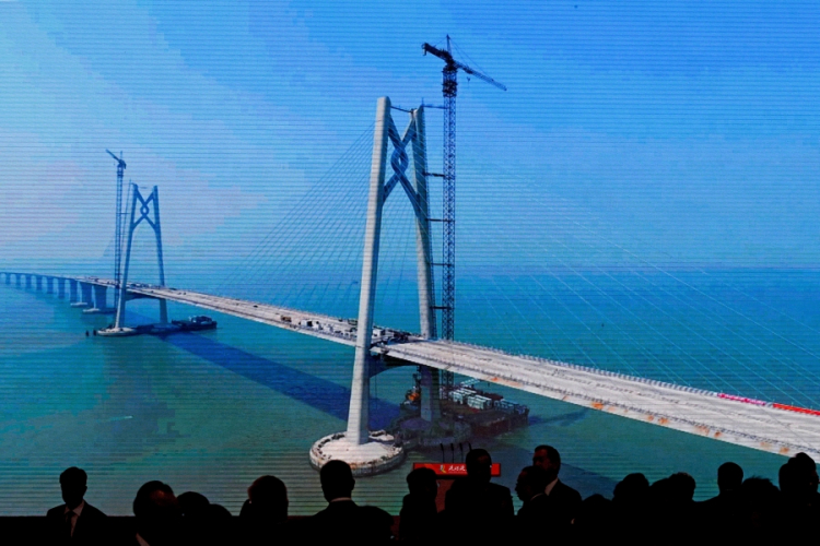 Otvoren 55 km dug most između Hongkonga i Makaoa