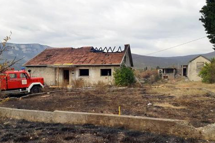 Izgorjela srpska kuća u Mostaru