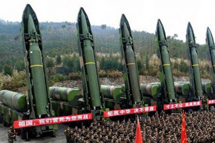 Bolton: Kineske rakete ugrožavaju srce Rusije