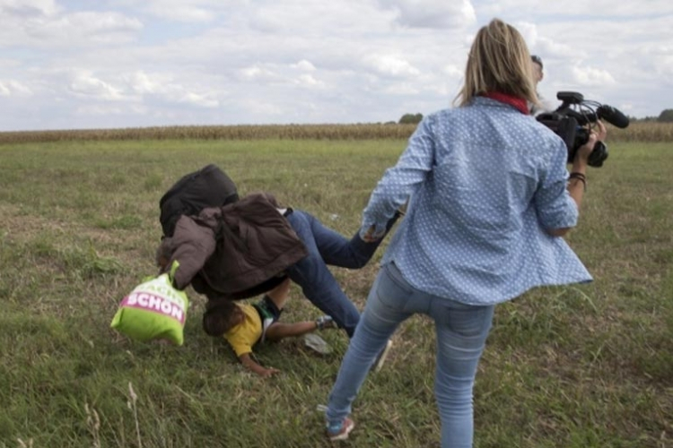 Oslobođena mađarska snimateljka koja je šutirala izbjeglice
