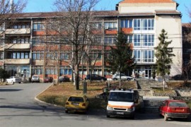 Direktor KBC-a u Kosovskoj Mitrovici: Nema mesta panici, ali zalihe se troše