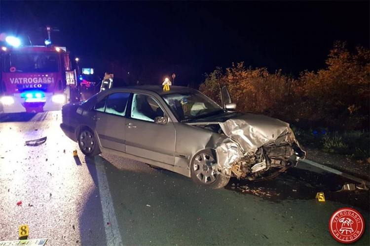 Nesreća na putu Prijedor - Banjaluka, sjekli auto da izvuku povrijeđenog