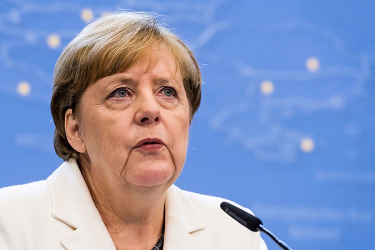 Merkelova za produženje sankcija Rusiji