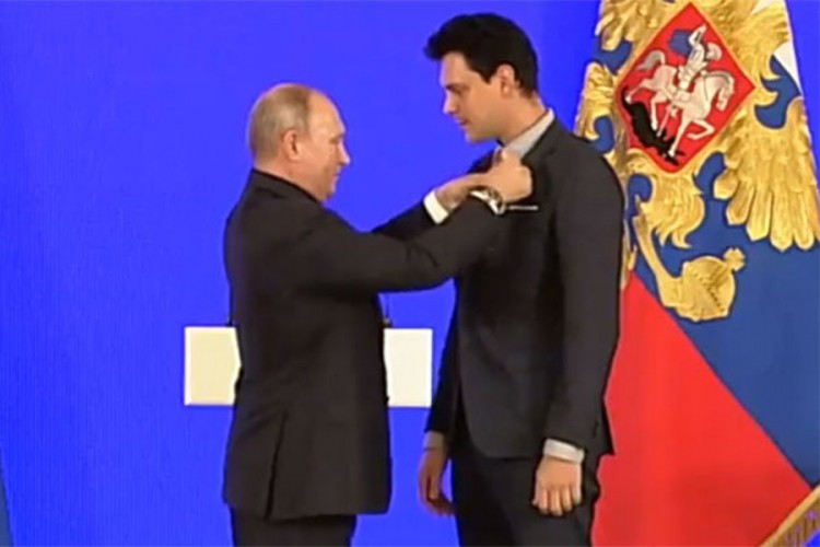 Putin uručio nagradu glumcu Milošu Bikoviću