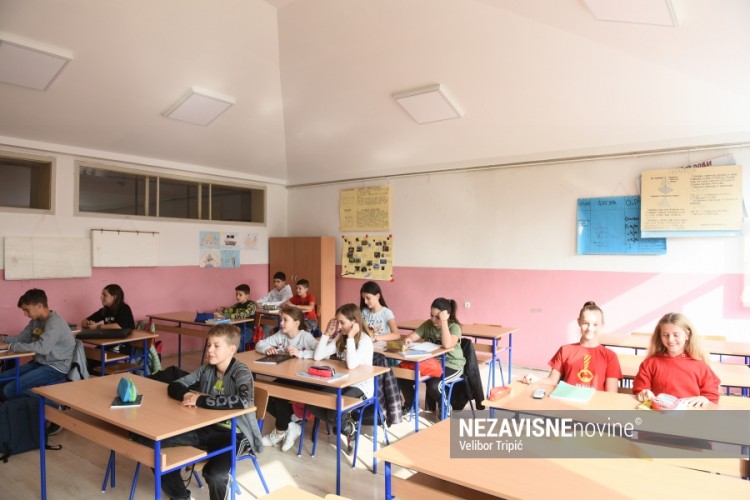 Učenici OŠ "Vuk Stefanović Karadžić" u Boriku dobili toplije učionice