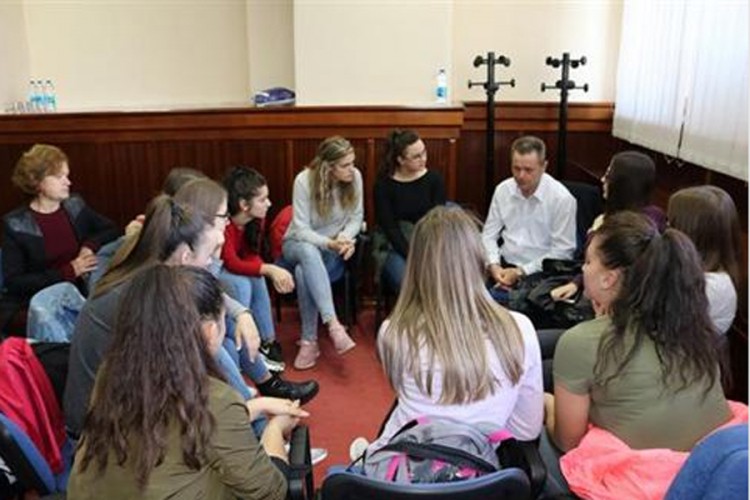 Mrkonjićki gimnazijalci posjetili "Živu biblioteku"