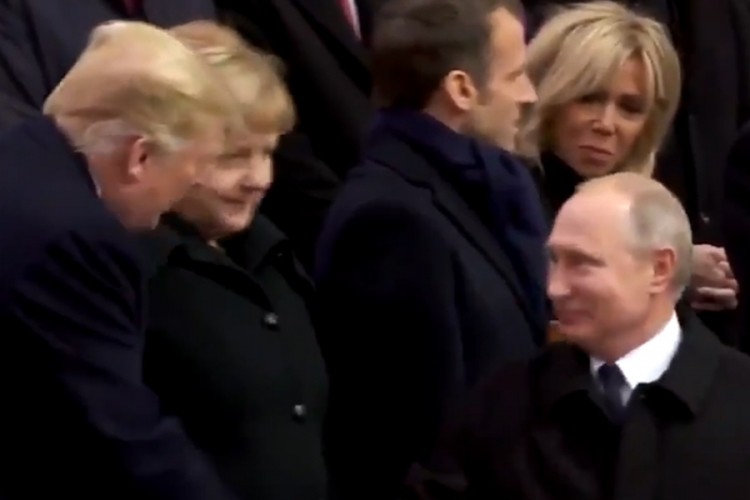 Sve kamere usmjerene u njih, rukovali se Putin i Tramp