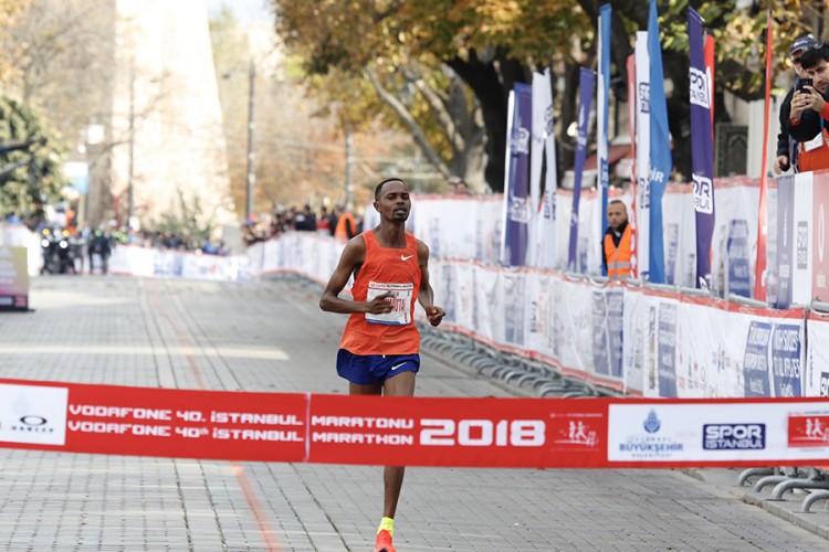 Atletičari iz Kenije slavili na maratonu u Istanbulu
