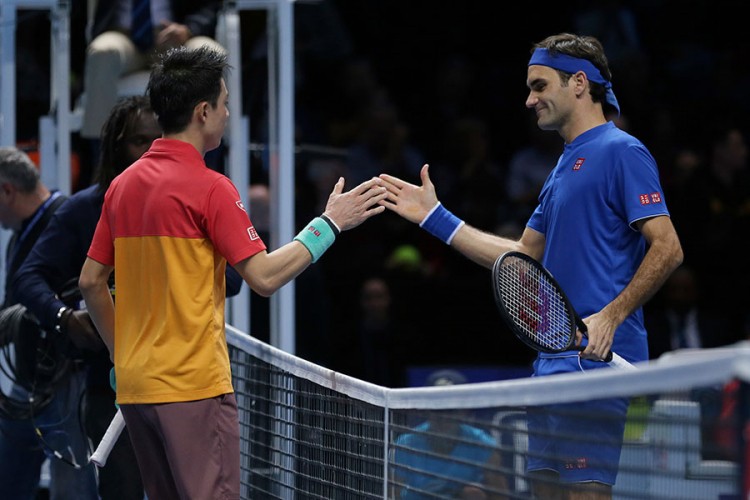 Federer poražen od Nišikorija na startu Završnog mastersa