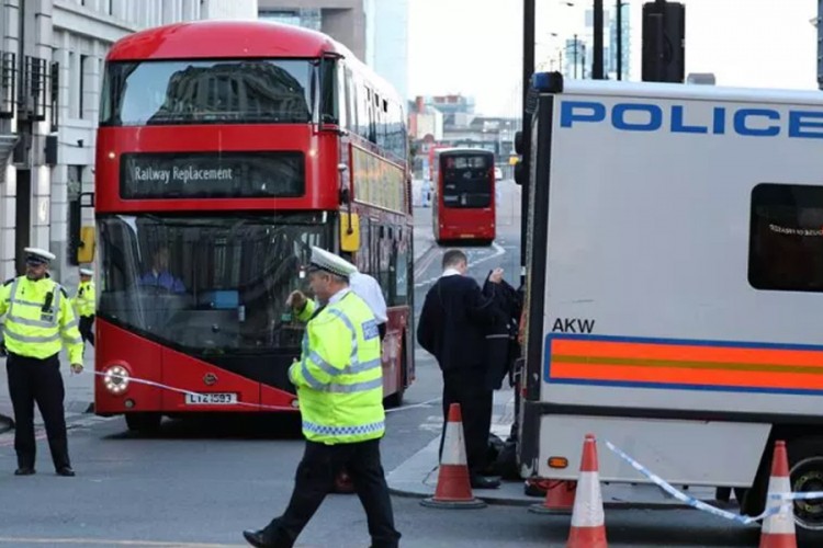 Londonska policija: Vozilo nije sumnjivo, uklanjamo kordone