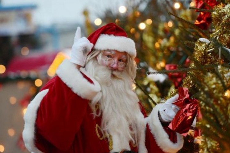 Protesti za i protiv Djeda Mraza u Holandiji