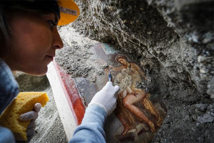 U Pompeji otkrivena nova freska s prikazom Jupitera i Lede