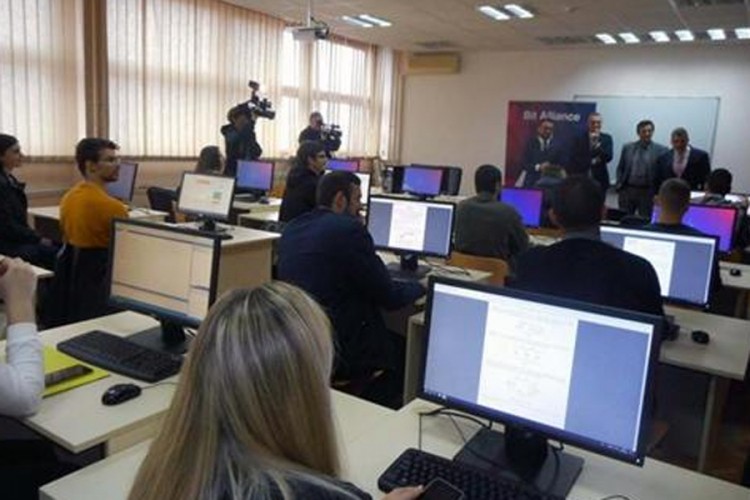 Otvorena savremena učionica za programiranje na Elektrotehničkom fakultetu