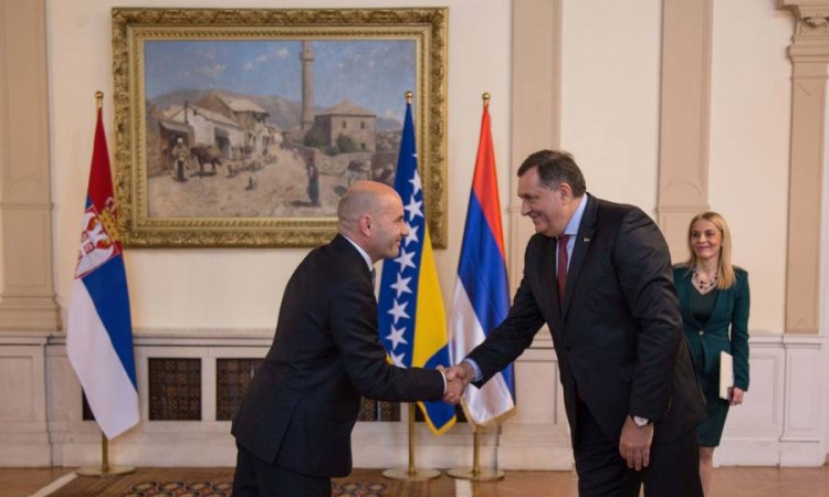 Dodik primio akreditive ambasadora Srbije, istaknuta i zastava Srpske