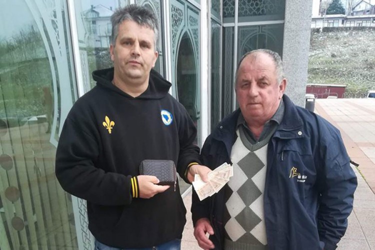 Nihad Ljubijankić iz Cazina vratio novčanik i ponudio novac za liječenje