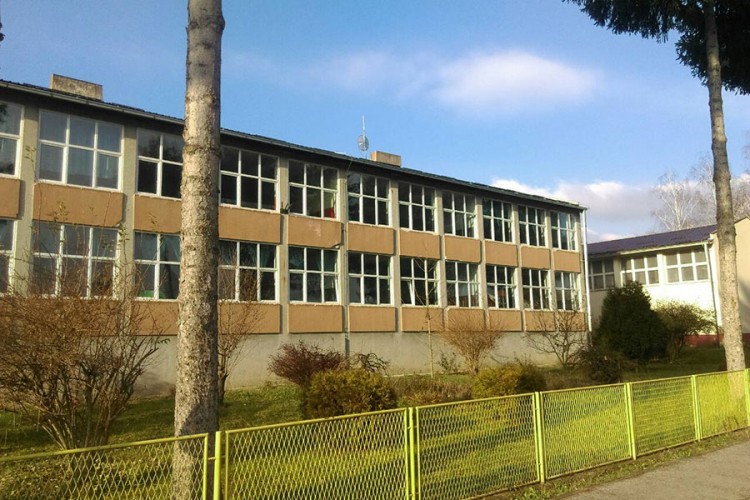 Sanirana kompletna stolarija na objektu osnovne škole u Mišinom Hanu