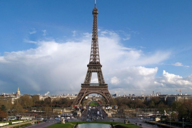 Komad stuba Ajfelovog tornja prodat za 169.000 evra