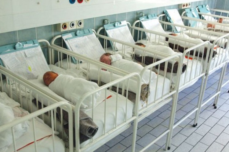 Bogdanić: Ako ispune uslove, nisu upitna porodilišta u Derventi i Prnjavoru