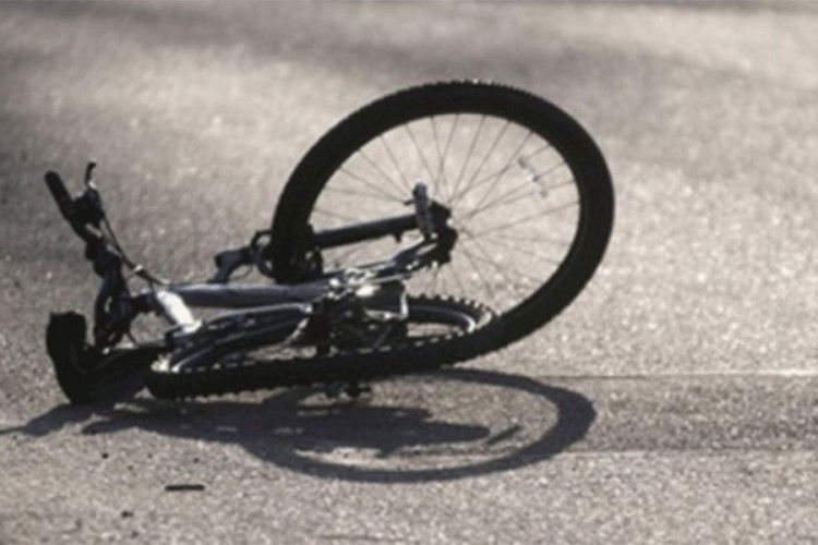 Biciklista u sudaru s pješakinjom zadobio povrede opasne po život