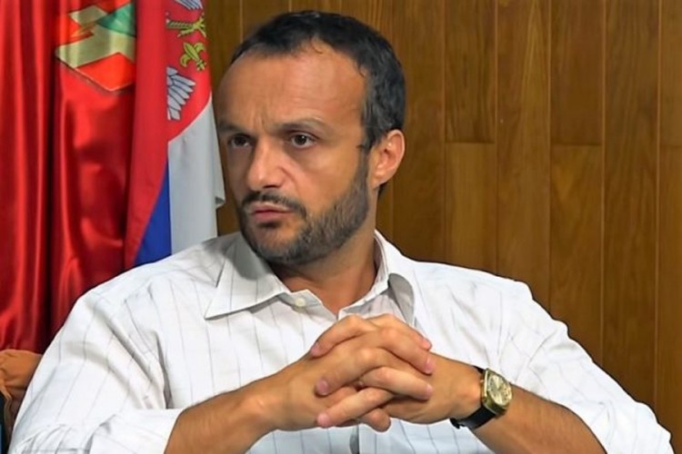 Profesoru Dejanu Miroviću zabranjen ulazak u Crnu Goru
