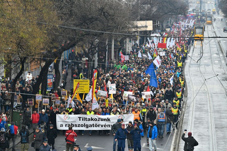 Hiljade Mađara na ulicama zbog novog prijedloga zakona o radu