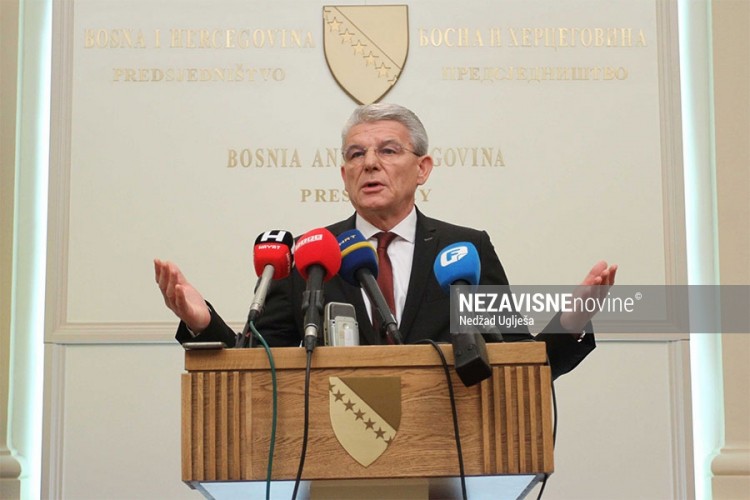 Džaferović: U sali za sjednice Predsjedništva ne može stajati nijedna druga zastava osim zastave BiH