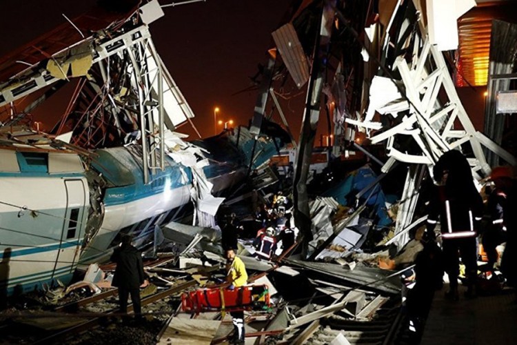 Željeznička nesreća u Ankari, devet mrtvih, 46 povrijeđenih