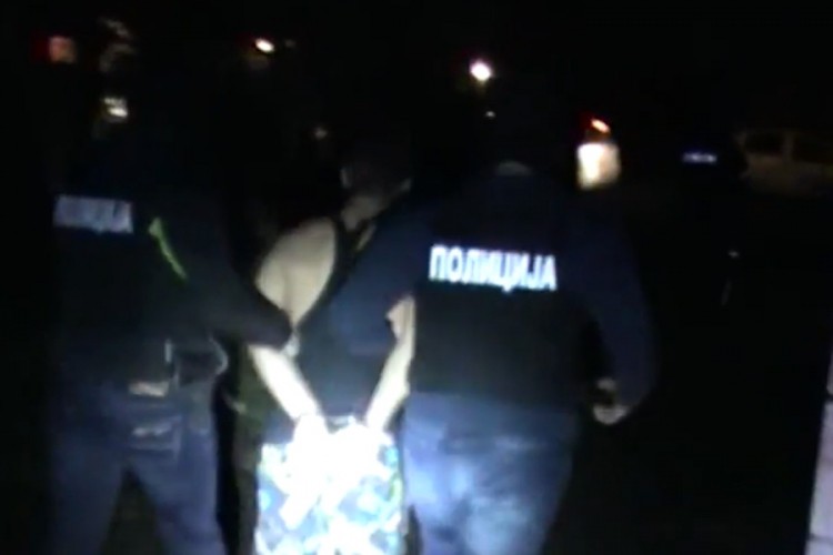 Uhapšeno 13 osoba u velikim akcijama protiv droge i oružja širom Srbije