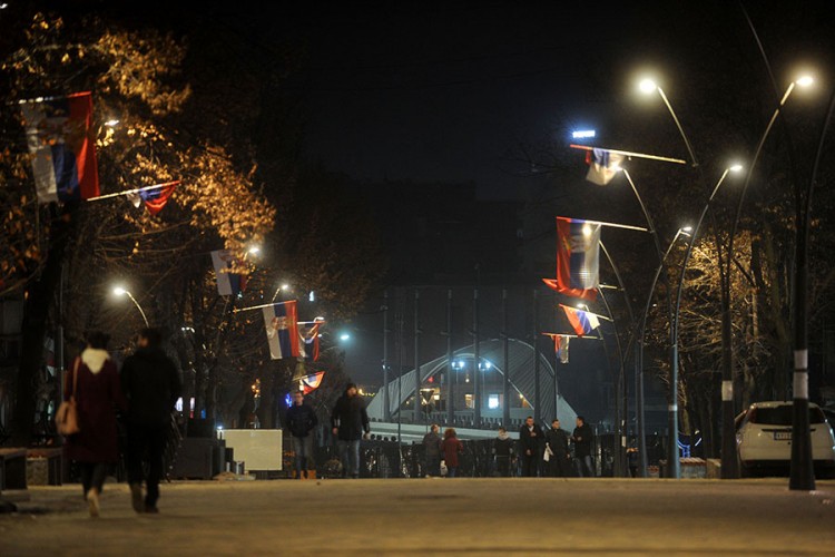 Sjeverni dio Kosovske Mitrovice ukrašen zastavama Srbije