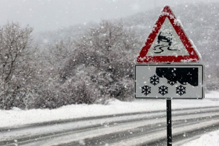 Vozači oprez: Snijeg na putevima u centralnim i zapadnim krajevima
