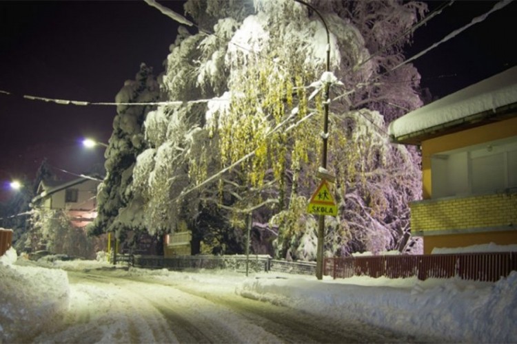 U opštinama Konjic i Jablanica zbog snijega otkazana nastava