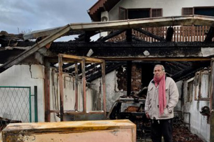Osumnjičena priznala učešće u podmetanju požara u kući beogradskog novinara