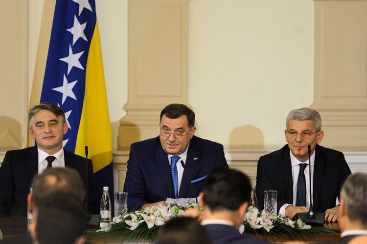 Komšić i Džaferović zatežu izbor Tegeltije zbog NATO-a