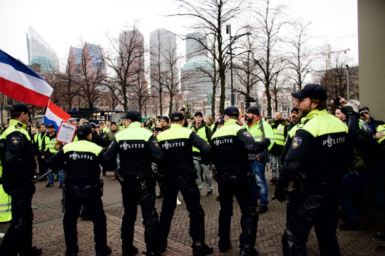 Tokom protesta "žutih prsluka" u Holandiji privedeno pet osoba