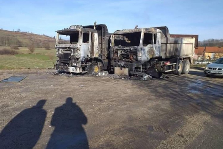 Piromani zapalili dva kamiona
