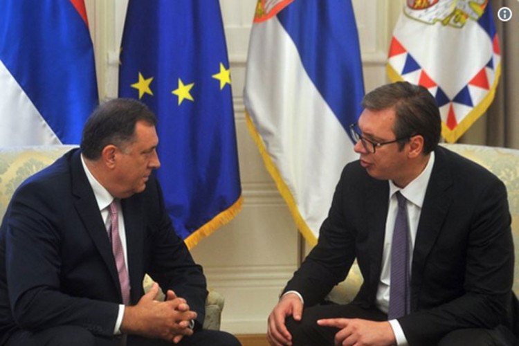 Dodik pozvan da sa Vučićem obilježi Badnji dan