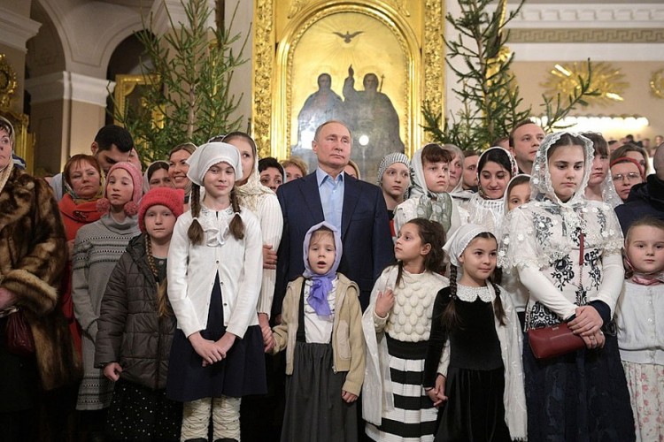 Putin: Božić nas objedinjuje oko neprolaznih duhovnih i moralnih vrijednosti