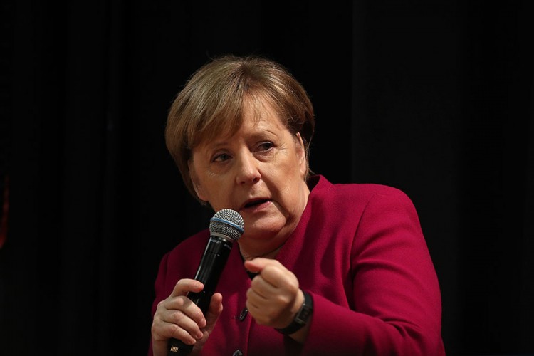 Merkelova priznala "istorijsku odgovornost" za zločine