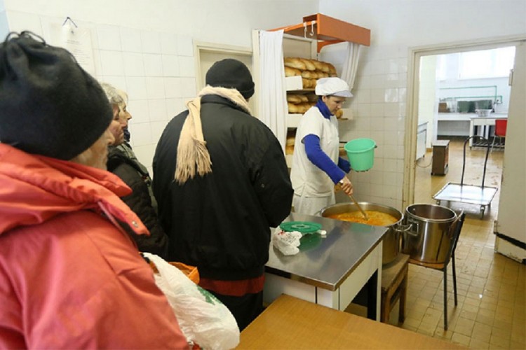 Humanitarni broj za pomoć radu javne kuhinje Crvenog krsta