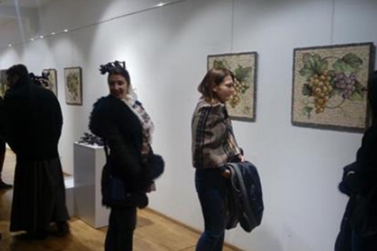 U Andrićgradu otvorena izložba slika i mozaika Bisenije Tereščenko