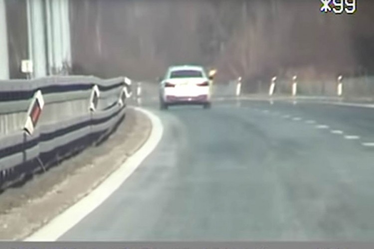 Presretač u Hrvatskoj snimio BMW kako vozi 250 km/h