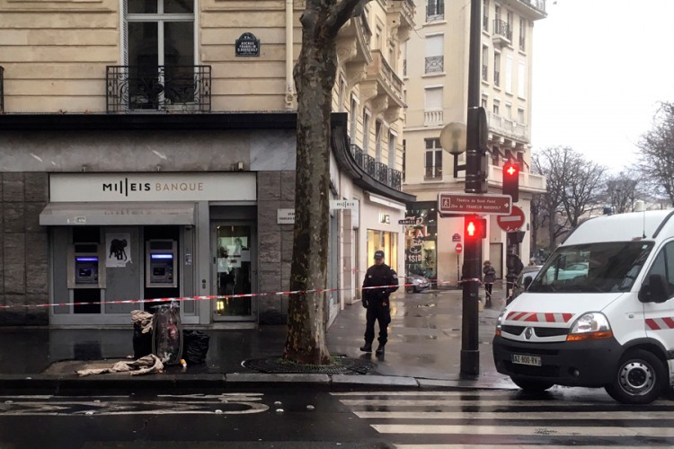Opljačkali banku u blizini predsjedničke palate u Parizu i pobjegli
