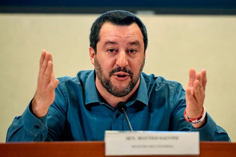 Salviniju prijeti suđenje jer nije primio brod s migrantima