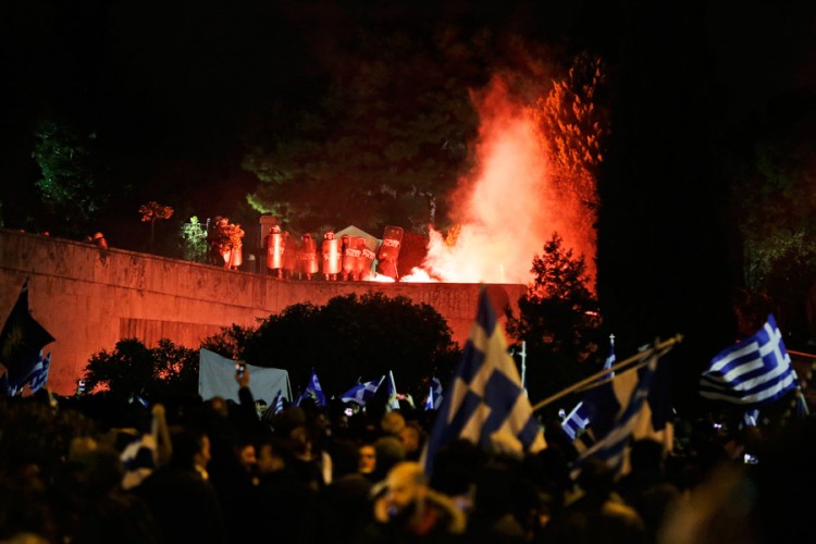 Neredi ispred parlamenta u Atini, 133 uhapšenih
