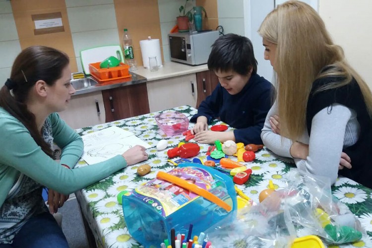 Plastenik i kuvanje osnažuju djecu s autizmom