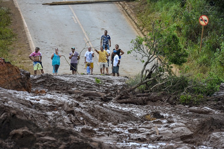 U urušavanju brane u Brazilu stradalo 40 ljudi