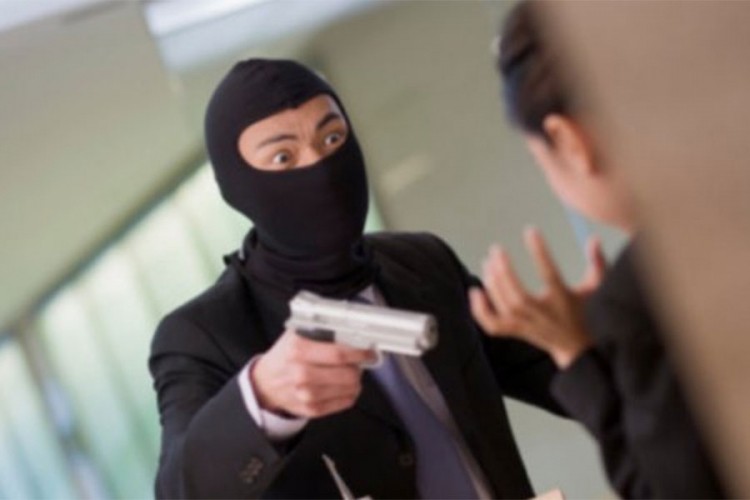 Razbojnik naoružan pištoljem opljačkao kladionicu u Banjaluci