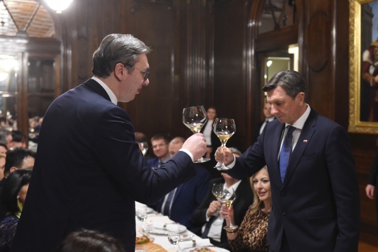 Vučić priredio večeru Pahoru: Ojačali smo temelje saradnje