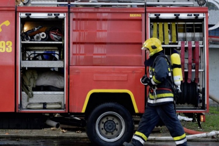 Požar u Beogradu, povrijeđen mladić