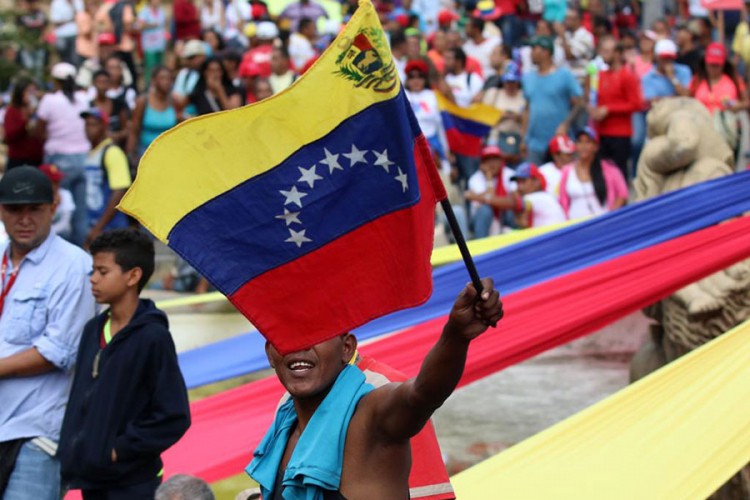 Kriza u Venecueli dobija i trećeg igrača